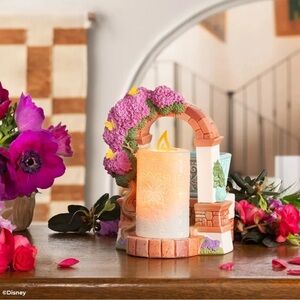 Scentsy 🌸 Disney ENCANTO Warmer Wax Warmer Brand New 🦋